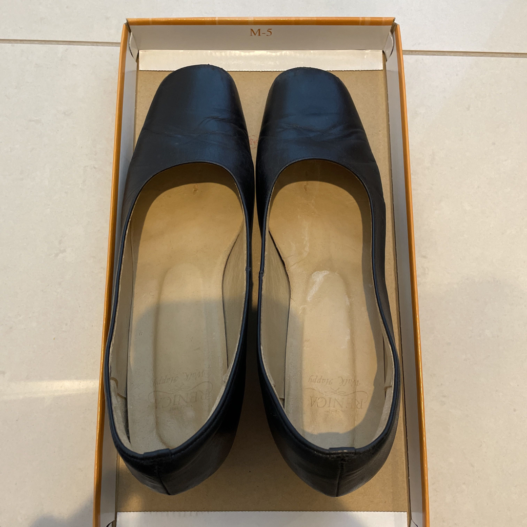 REGAL(リーガル)の黒パンプス24cm レディースの靴/シューズ(ハイヒール/パンプス)の商品写真
