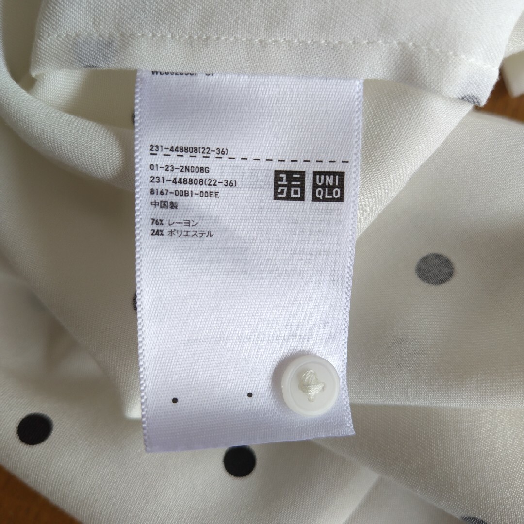 UNIQLO(ユニクロ)のUNIQLO レーヨン プリントブラウス （ドット 半袖） レディースのトップス(シャツ/ブラウス(半袖/袖なし))の商品写真