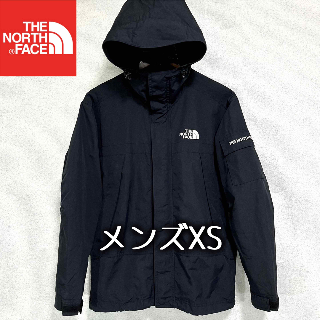 THE NORTH FACE(ザノースフェイス)の美品人気 ノースフェイス マウンテンパーカー メンズXS ブラック ロゴ刺繍 メンズのジャケット/アウター(マウンテンパーカー)の商品写真