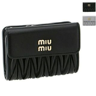 ミュウミュウの通販 30,000点以上 | miumiuを買うならラクマ