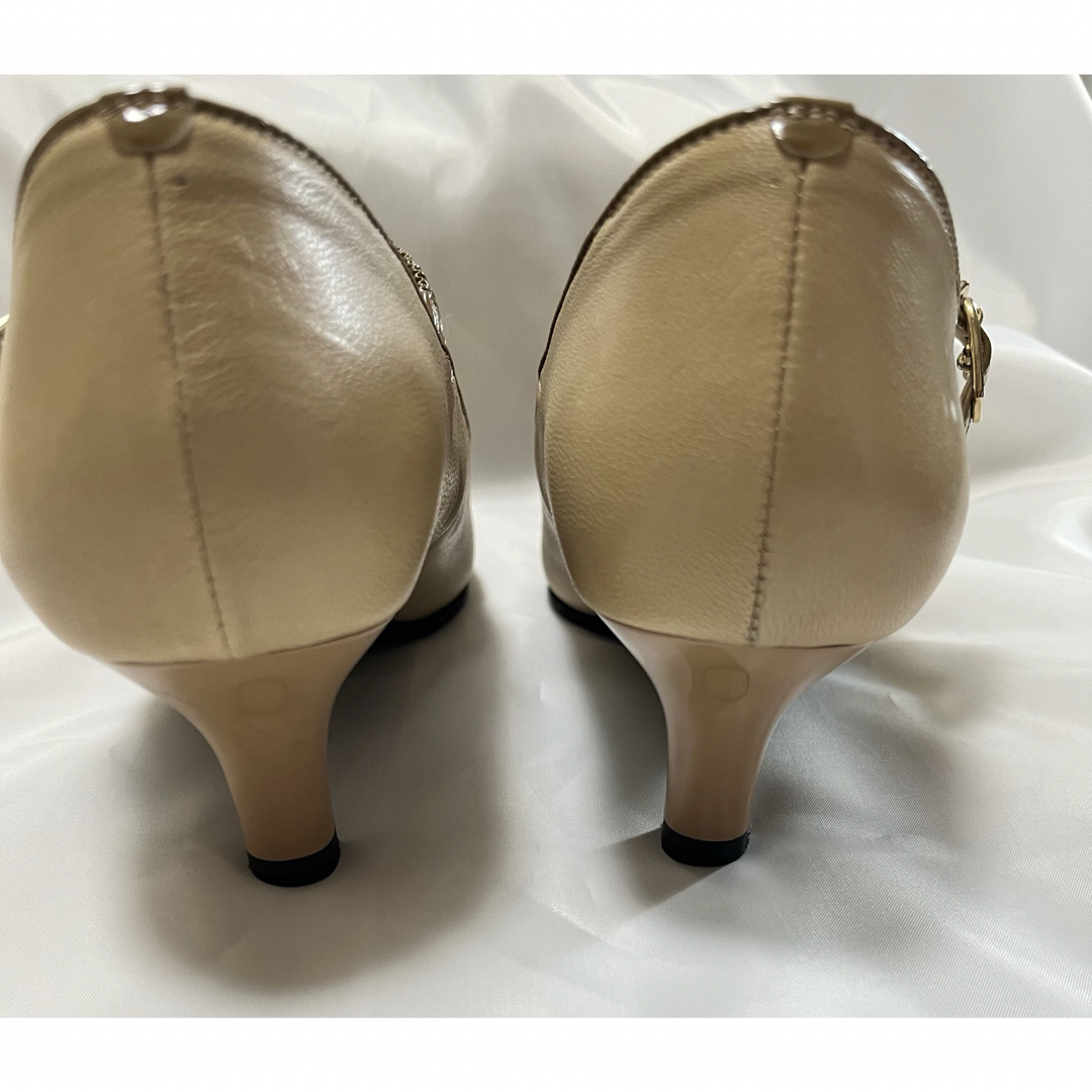 GIRO(ジロ)のasics GIRO パンプス　ベージュ　23.5cm クッションヒール レディースの靴/シューズ(ハイヒール/パンプス)の商品写真