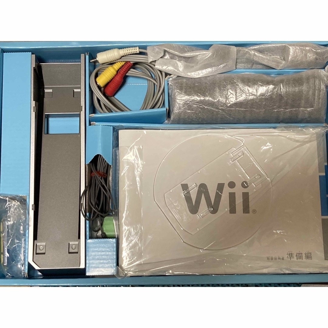 Wii(ウィー)のWii 本体　クラシックコントローラー　ゲームキューブコントローラー　まとめ売り エンタメ/ホビーのゲームソフト/ゲーム機本体(家庭用ゲーム機本体)の商品写真