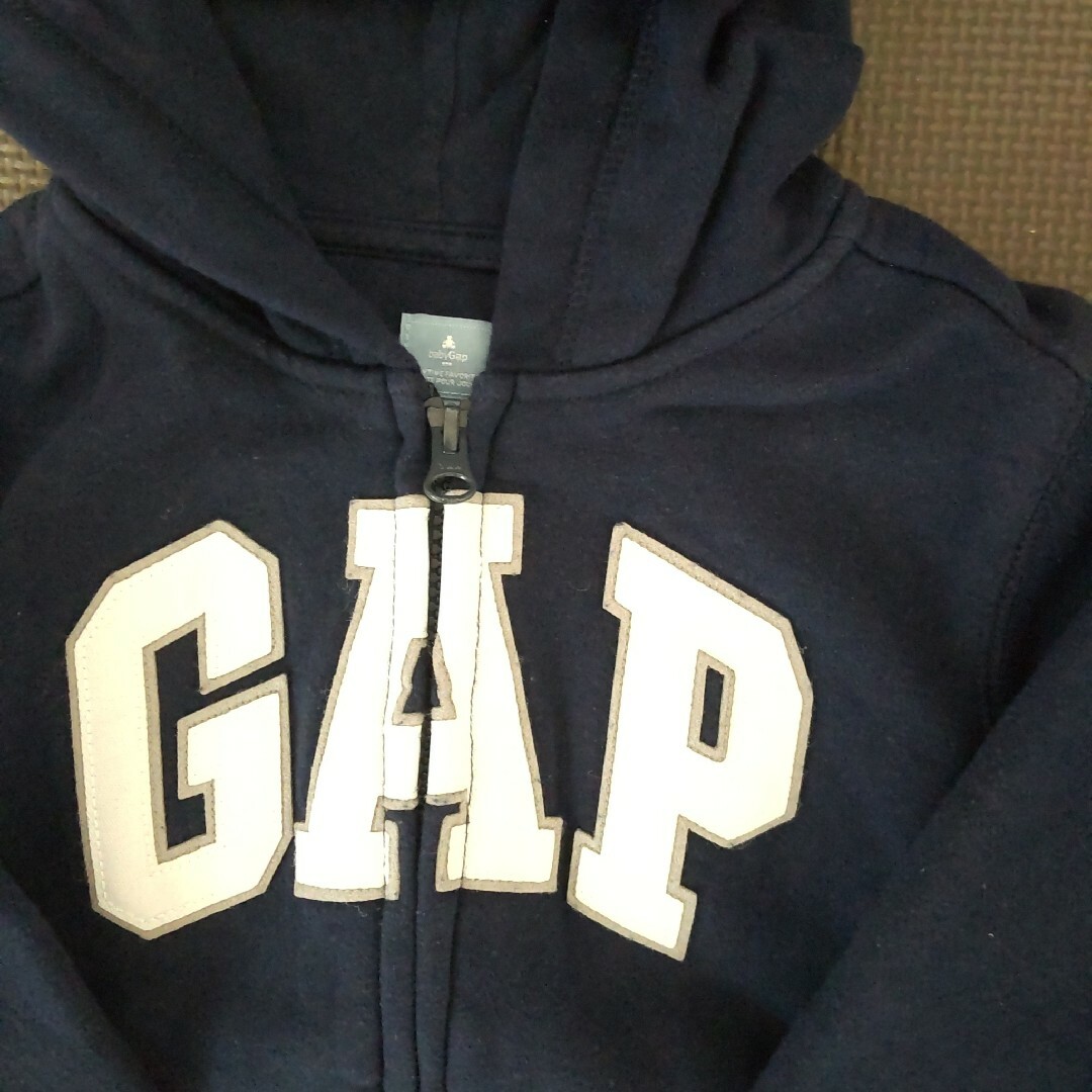 babyGAP(ベビーギャップ)のGAP パーカー 100 キッズ/ベビー/マタニティのキッズ服男の子用(90cm~)(ジャケット/上着)の商品写真