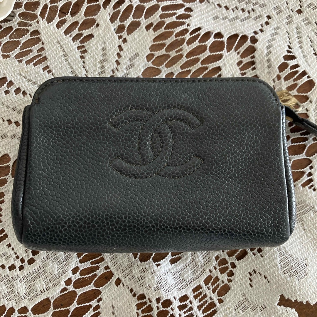 CHANEL(シャネル)のシャネル　キャビアスキン　ポーチ レディースのファッション小物(ポーチ)の商品写真