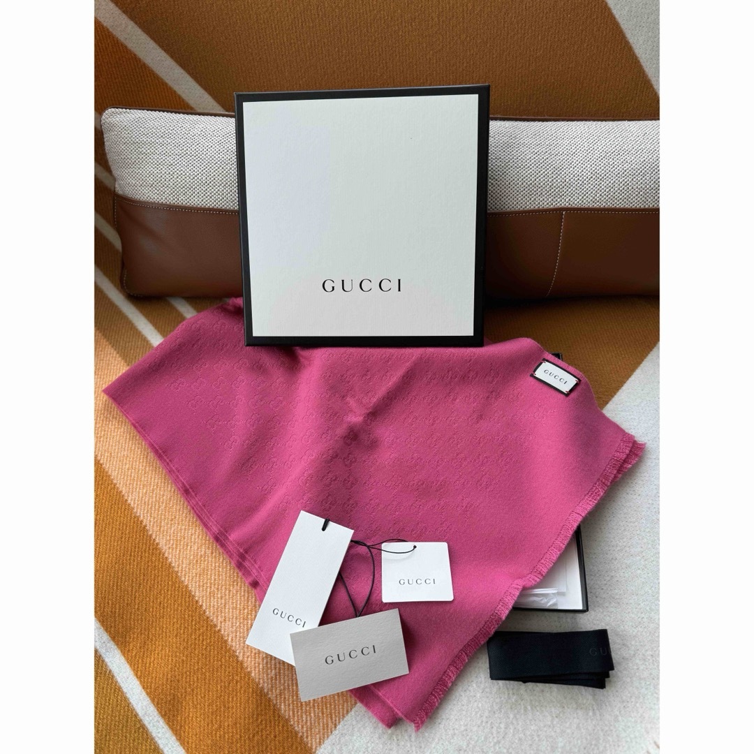 Gucci(グッチ)の1回短時間使用のみ　GUCCI カシミヤ 100 マフラー レディースのファッション小物(マフラー/ショール)の商品写真