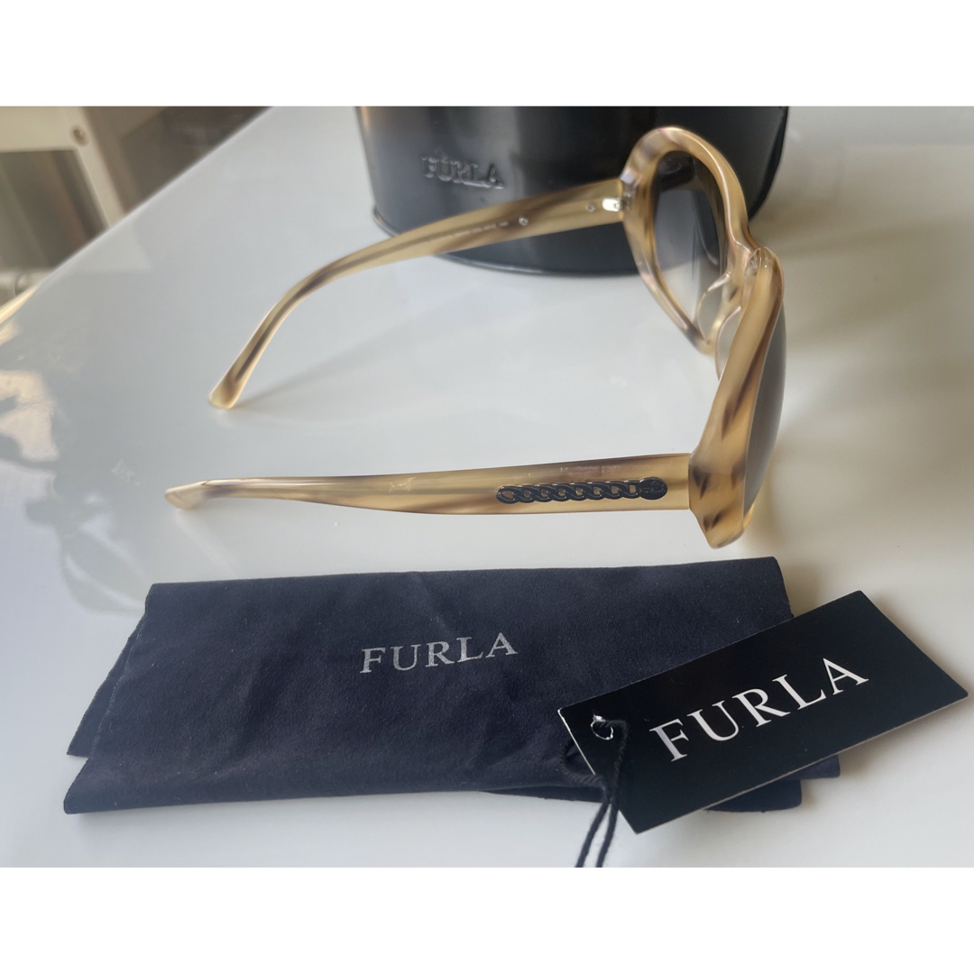 Furla(フルラ)の3点　FURLAフルラ　①美品サングラス　②専用クロス　③専用収納ケース レディースのファッション小物(サングラス/メガネ)の商品写真