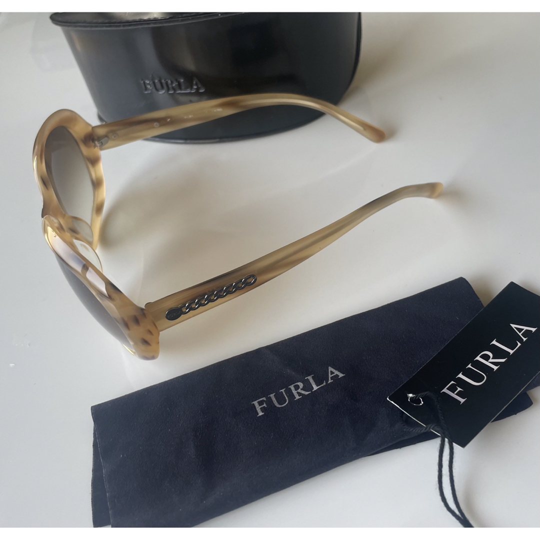 Furla(フルラ)の3点　FURLAフルラ　①美品サングラス　②専用クロス　③専用収納ケース レディースのファッション小物(サングラス/メガネ)の商品写真