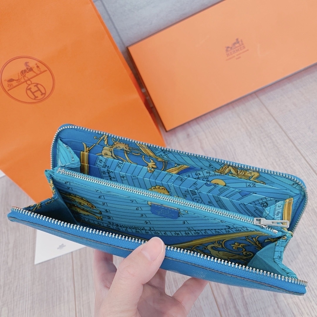 Hermes(エルメス)のエルメス　シルクイン  ブルー　 長財布　ラウンドファスナー　 レディースのファッション小物(財布)の商品写真