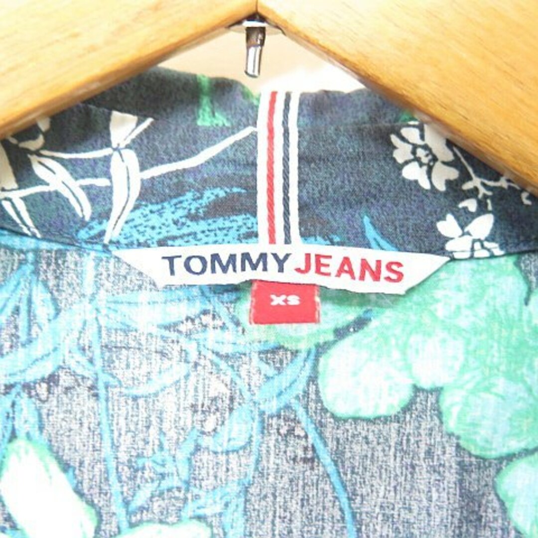 TOMMY(トミー)のTOMMY JEANS オープンカラーシャツ XS アイランドリーフプリント レディースのトップス(シャツ/ブラウス(半袖/袖なし))の商品写真