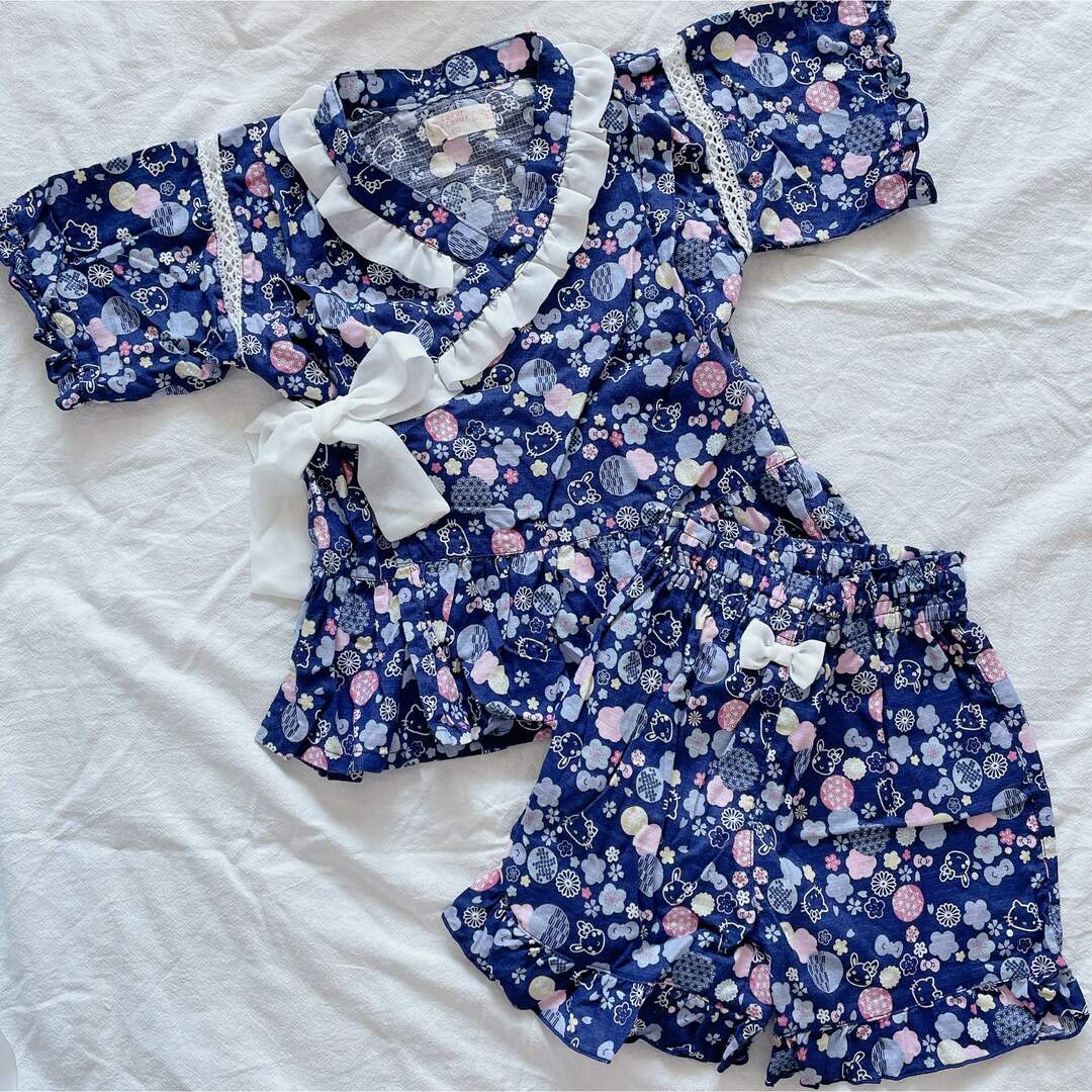 coeur a coeur(クーラクール)のcoeur a coeur  キティコラボ　甚平　100 キッズ/ベビー/マタニティのキッズ服女の子用(90cm~)(甚平/浴衣)の商品写真