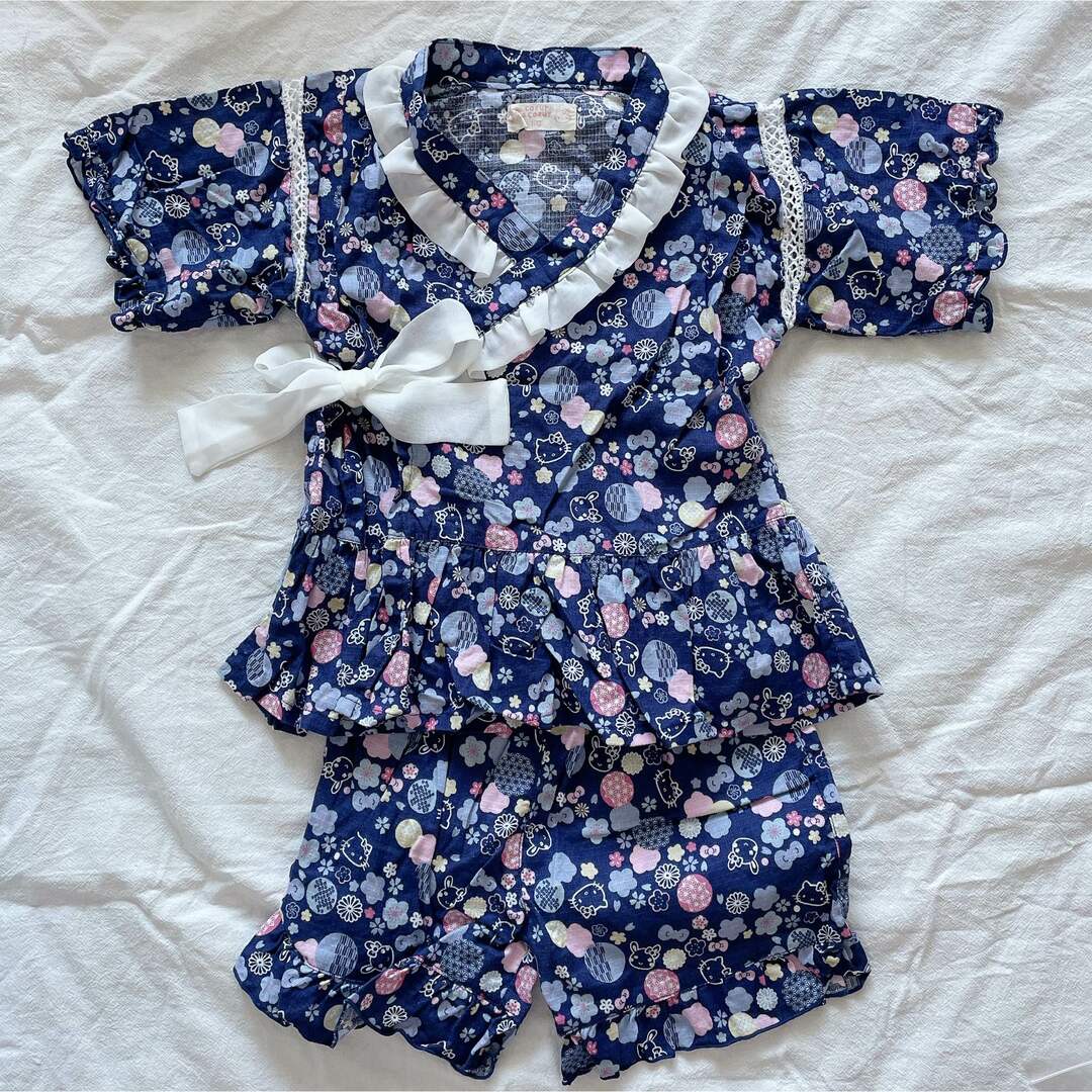 coeur a coeur(クーラクール)のcoeur a coeur  キティコラボ　甚平　100 キッズ/ベビー/マタニティのキッズ服女の子用(90cm~)(甚平/浴衣)の商品写真