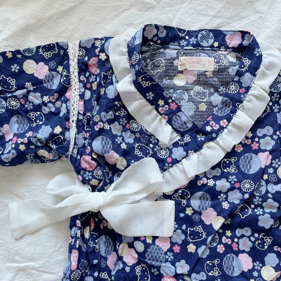 coeur a coeur(クーラクール)のcoeur a coeur  キティコラボ　甚平　100 キッズ/ベビー/マタニティのキッズ服女の子用(90cm~)(甚平/浴衣)の商品写真