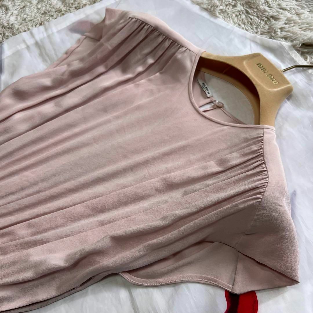 美品】MIU MIU バイカラーワンピース 膝丈 半袖 38 ピンク ブラック 美品】MIU MIU バイカラーワンピース 膝丈 半袖 38 ピンク ブラック