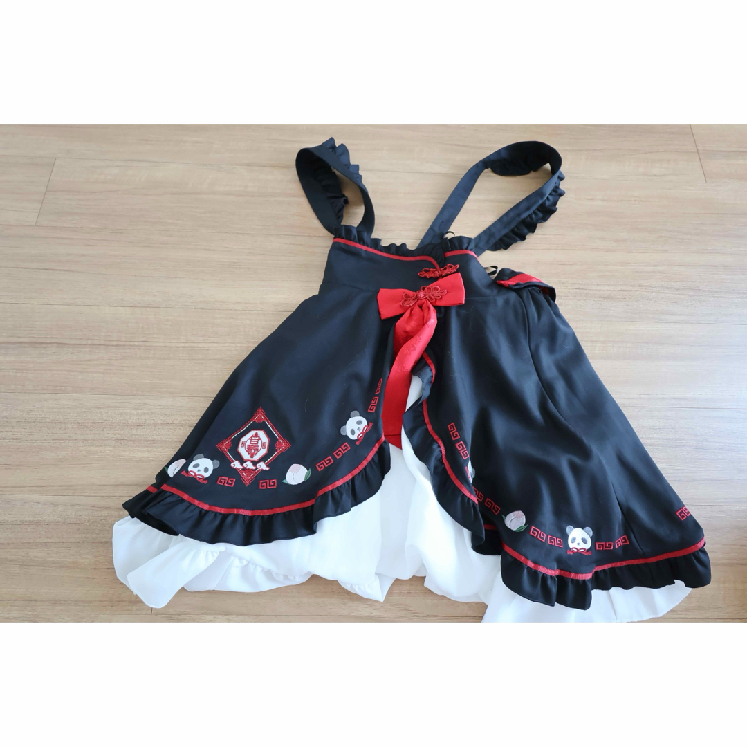 Amavel(アマベル)のパンダと寿桃の中華菓子スカート レディースのスカート(ひざ丈スカート)の商品写真