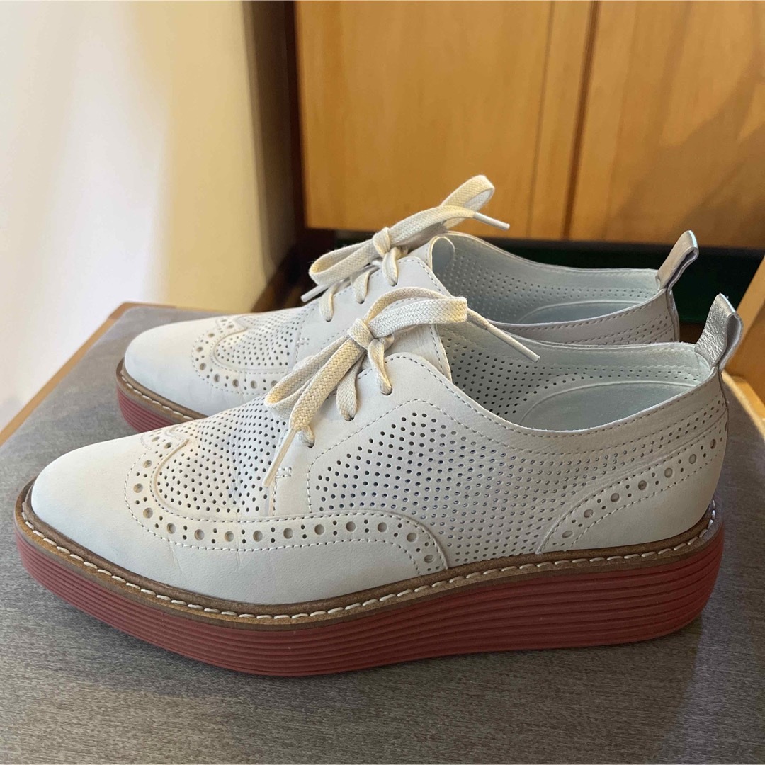 Cole Haan(コールハーン)の【美品】コールハン　羊皮　スニーカー　厚底 レディースの靴/シューズ(スニーカー)の商品写真