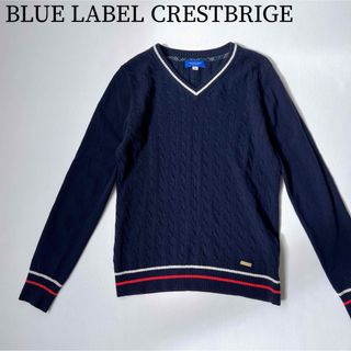 ブルーレーベルクレストブリッジ(BLUE LABEL CRESTBRIDGE)の美品　BLUE LABEL CRESTBRIGE ニット　セーター　ロゴプレート(ニット/セーター)