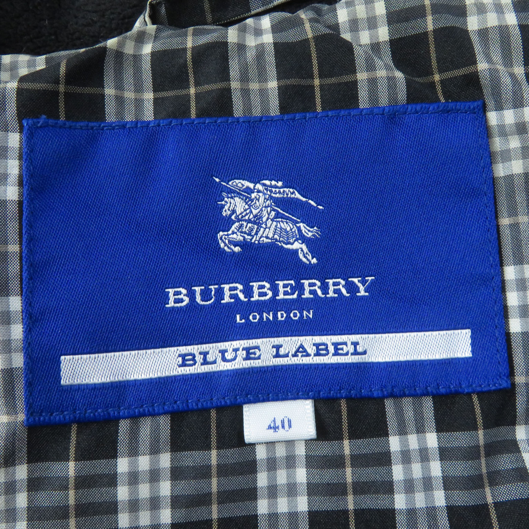 BURBERRY BLUE LABEL(バーバリーブルーレーベル)の美品 BURBERRY BLUE LABEL バーバリーブルーレーベル E1A09-471-09 ラクーンファー・フード付 ダウンコート ブラック 40 正規品 レディース レディースのジャケット/アウター(ダウンコート)の商品写真