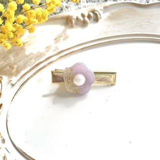 《ヘアアクセ2点〜でお値引き》紫色のお花のミニヘアクリップ(ヘアアクセサリー)