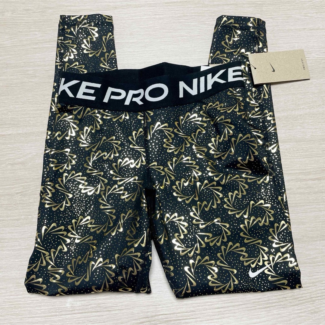 NIKE(ナイキ)の定価6930円★新品★NIKE★スパッツ★トレーニングパンツ★Mサイズ レディースのレッグウェア(レギンス/スパッツ)の商品写真