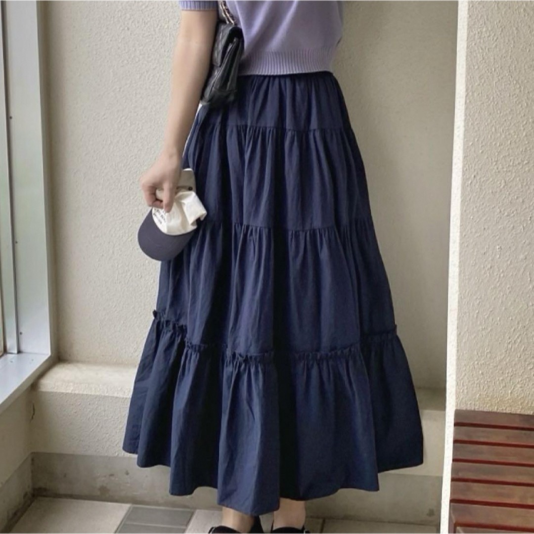 JUNOAH(ジュノア)のLAUIR ギャザーフリルティアードマキシスカート レディースのスカート(ロングスカート)の商品写真