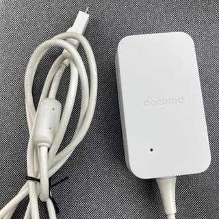 エヌティティドコモ(NTTdocomo)のNTTドコモ ACアダプタ 05 スマホ充電器(純正充電器)(バッテリー/充電器)