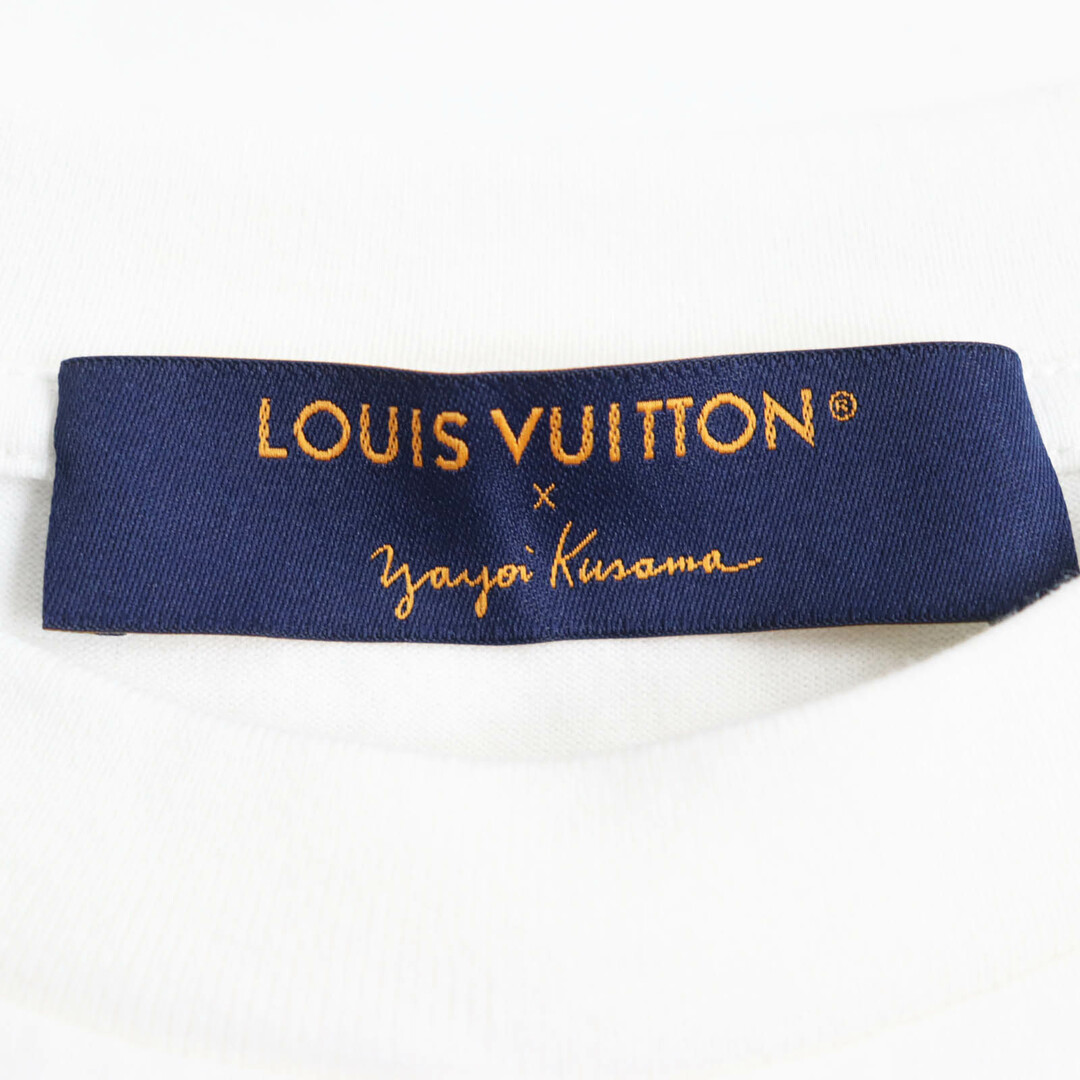 LOUIS VUITTON(ルイヴィトン)の極美品 LOUIS VUITTON ルイヴィトン 草間彌生 YK 2023年製 HOY25W コットン100% パンプキンプリンテッド インフィニティドット ロゴ入り クルーネック 半袖/ショートスリーブＴシャツ ホワイト マルチカラー XS イタリア製 正規品 メンズ メンズのトップス(Tシャツ/カットソー(半袖/袖なし))の商品写真