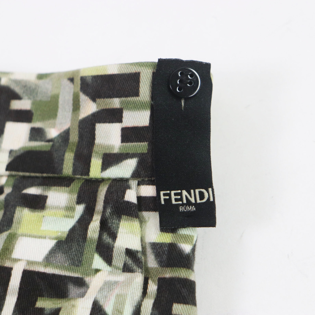 FENDI(フェンディ)の美品 FENDI フェンディ 2019年製 FB0574 FFロゴ ズッカ柄 カモフラ 迷彩柄 ショートパンツ ハーフパンツ マルチカラー 48 イタリア製 正規品 メンズ メンズのパンツ(ショートパンツ)の商品写真