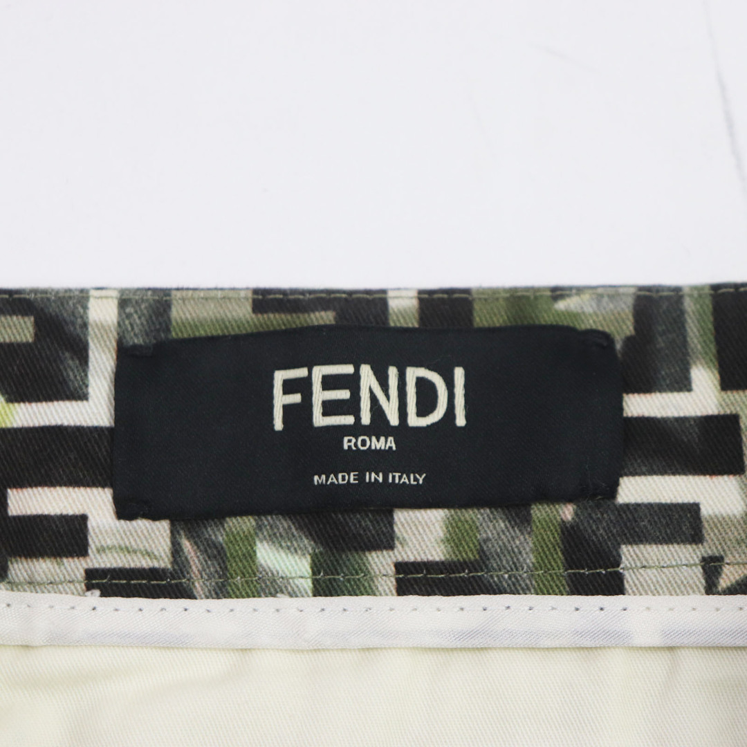 FENDI(フェンディ)の美品 FENDI フェンディ 2019年製 FB0574 FFロゴ ズッカ柄 カモフラ 迷彩柄 ショートパンツ ハーフパンツ マルチカラー 48 イタリア製 正規品 メンズ メンズのパンツ(ショートパンツ)の商品写真