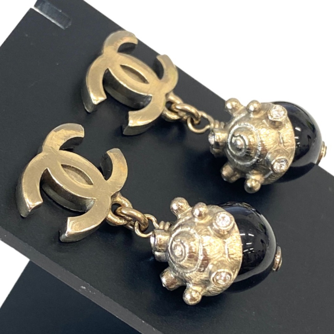 CHANEL(シャネル)の[USED/中古]CHANEL シャネル ピアス ココマーク ラインストーン 貝殻 ブラック 05C ブラック 中古 tdc-000461-4c レディースのアクセサリー(ピアス)の商品写真