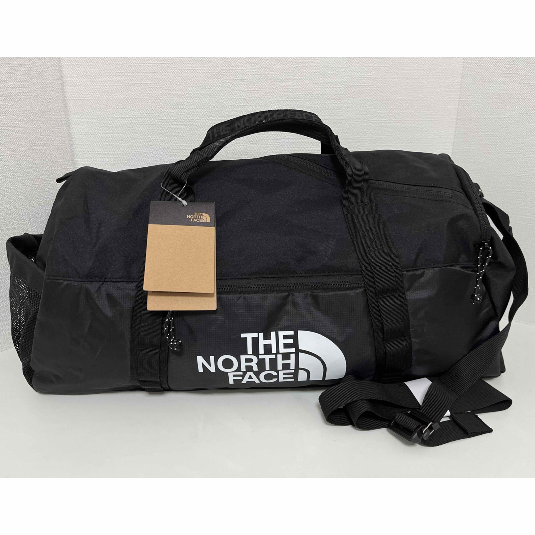 ザノースフェイスダッフルバッグ ボストンバッグ ショルダーバッグ　ブラック メンズのバッグ(ボストンバッグ)の商品写真