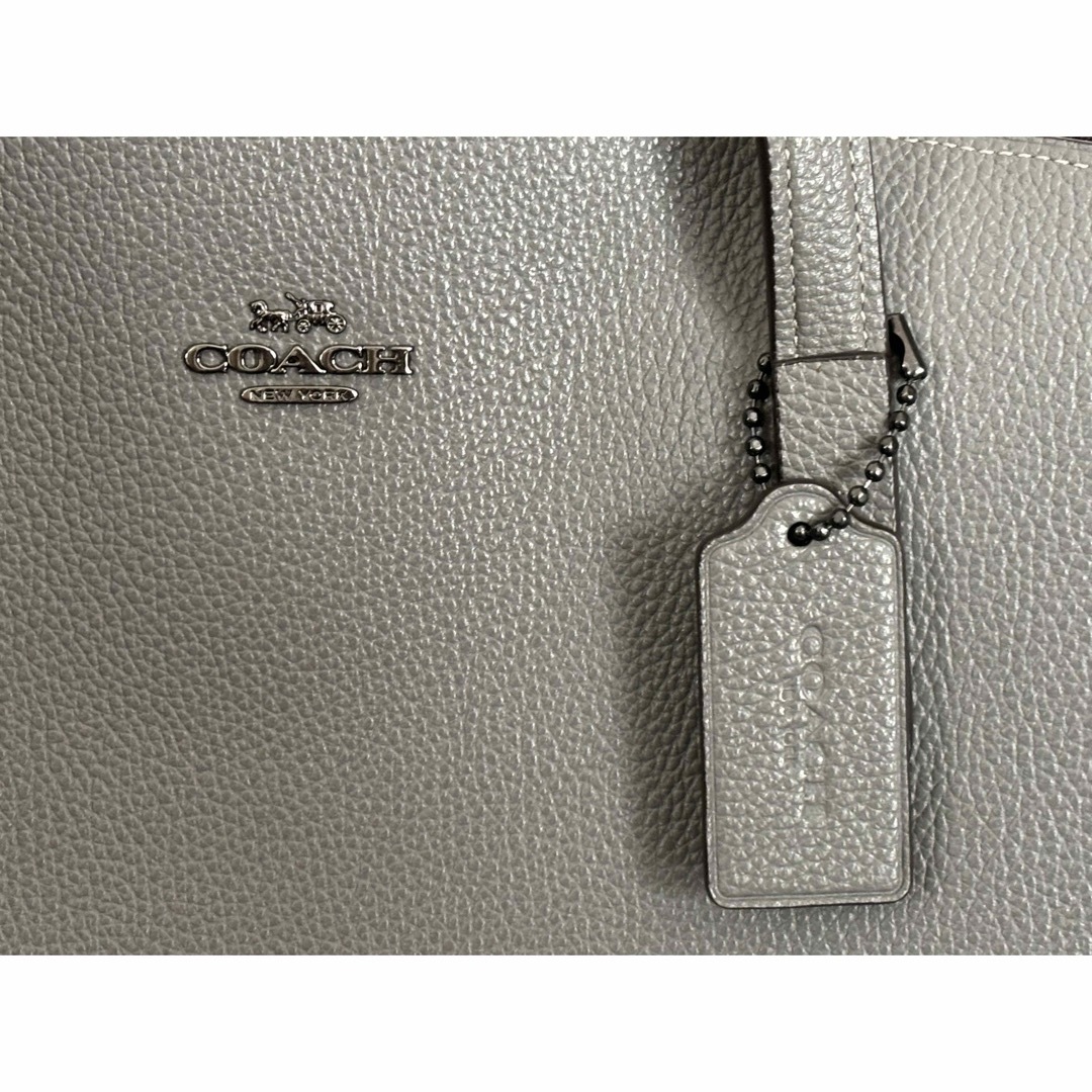 COACH(コーチ)の☆未使用☆ コーチ　ショルダーバッグ　チャーリー キャリーオール40 レディースのバッグ(ショルダーバッグ)の商品写真