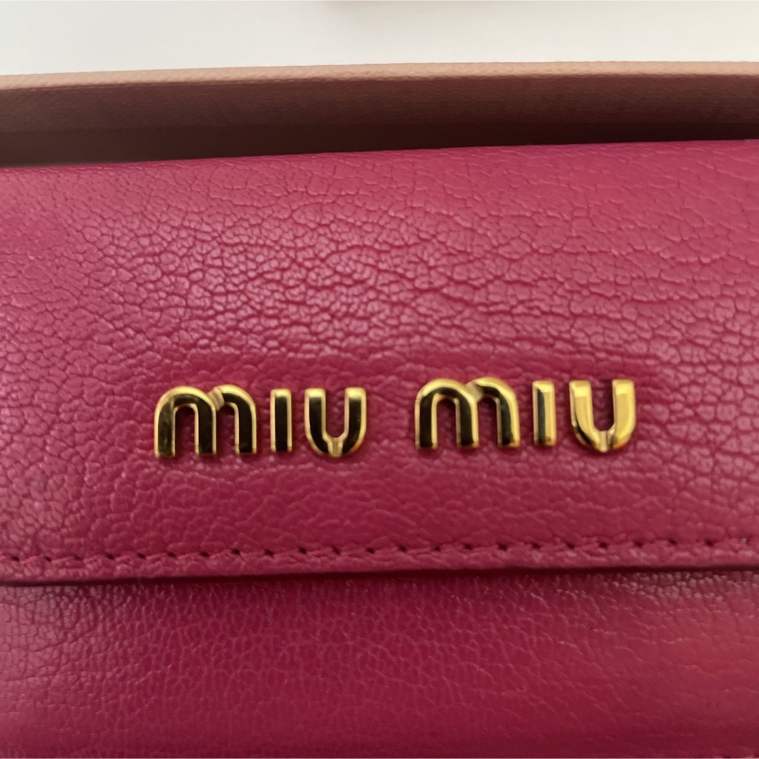 miumiu(ミュウミュウ)のmiumiu ミュウミュウコンパクトウォレット　折り財布三つ折り レディースのファッション小物(財布)の商品写真