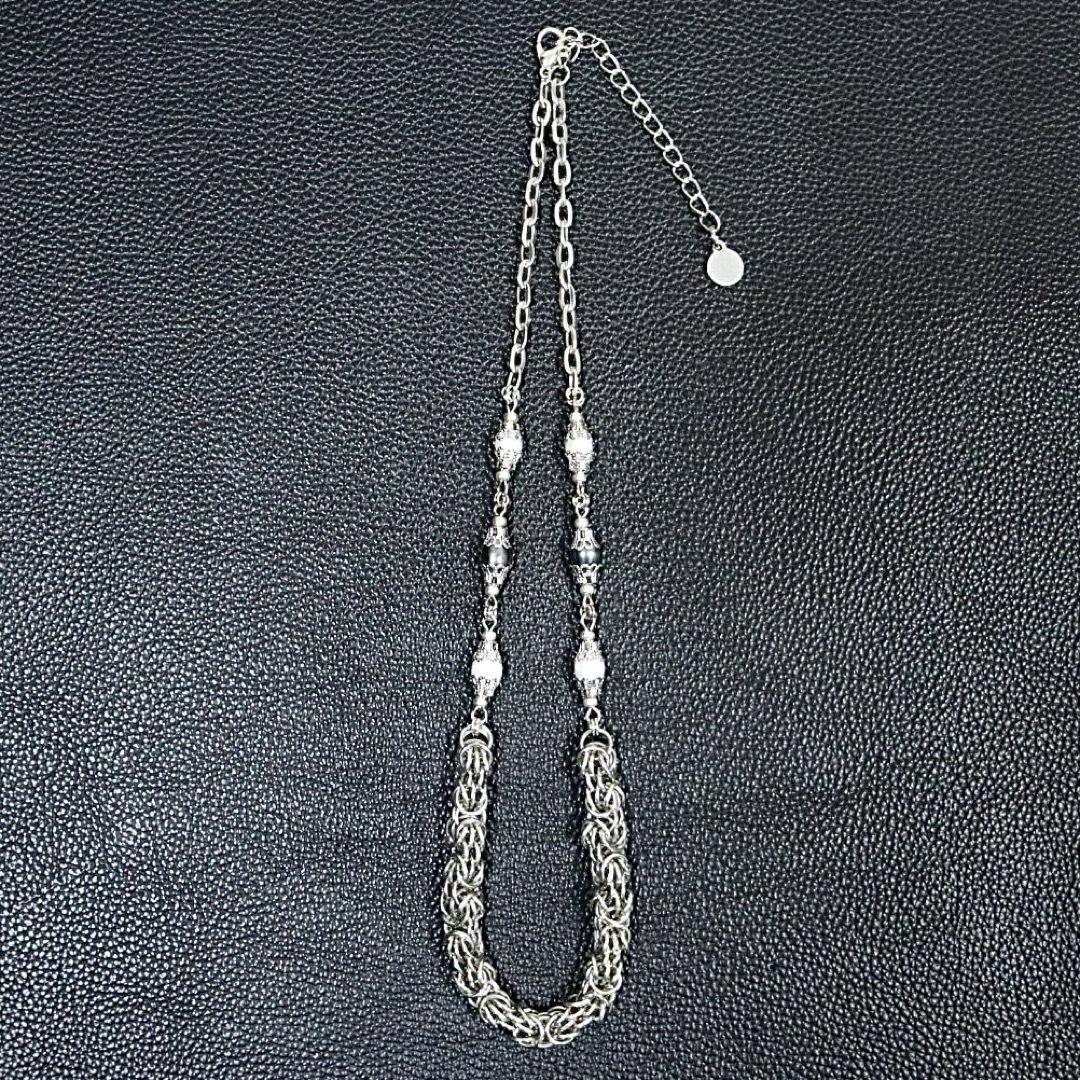 美品】鎧黒白淡水パール三本槍鎖帷子チェーンネックレス 古着 美品】鎧黒白淡水パール三本槍鎖帷子チェーンネックレス 古着