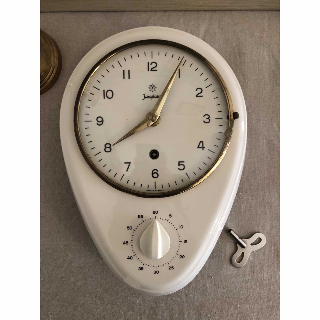 JUNGHANS(ユンハンス)の希少　ドイツ　JUNGHANS   ユンハンス　陶器の掛時計　アンティーク インテリア/住まい/日用品のインテリア小物(掛時計/柱時計)の商品写真