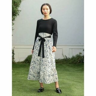 グリーンパークス(green parks)の【ブラック】ELENCARE DUE リブ*フラワーキリカエワンピ 24SS/ロング丈/花柄/長袖/リボン/ドッキング(ロングワンピース/マキシワンピース)