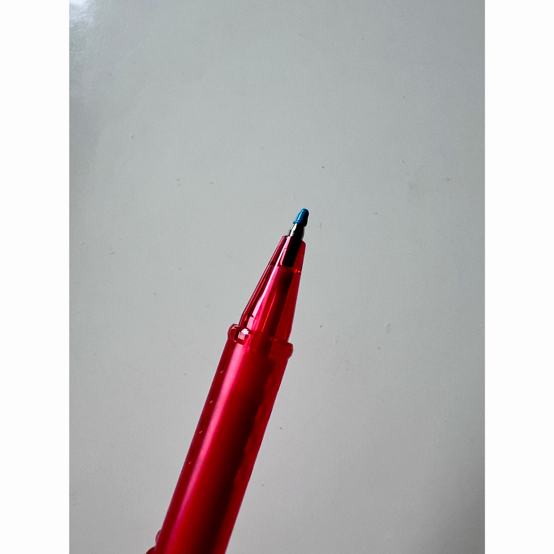 MUJI (無印良品)(ムジルシリョウヒン)の無印良品  こすって消せるボールペン 廃盤品 20本セット 赤青各10本 インテリア/住まい/日用品のオフィス用品(オフィス用品一般)の商品写真