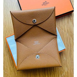 エルメス(Hermes)のHERMES エルメス カードケース　カルヴィ  ゴールド　 ヴォーエプソン(名刺入れ/定期入れ)