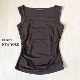 FOXEY - フォクシー　FOXEY NY トップス　タンクトップ　スクエアネック　ロゴ刺繍