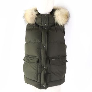 ウールリッチ(WOOLRICH)の美品 WOOLRICH ウールリッチ 1602164 　ｖラクーンファー・フード付 ダウンベスト カーキ M 正規品 レディース(ダウンベスト)