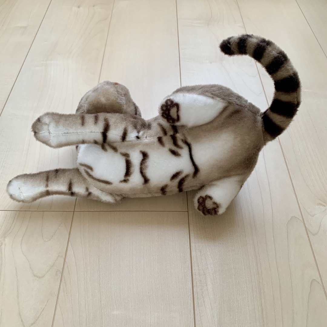 ネコ　リアルぬいぐるみ エンタメ/ホビーのおもちゃ/ぬいぐるみ(ぬいぐるみ)の商品写真