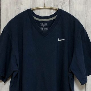 ナイキ(NIKE)の半袖Ｔシャツ　刺繍スウッシュ　サイズＬ　黒紺Ｖネック　メンズ　古着(Tシャツ/カットソー(半袖/袖なし))