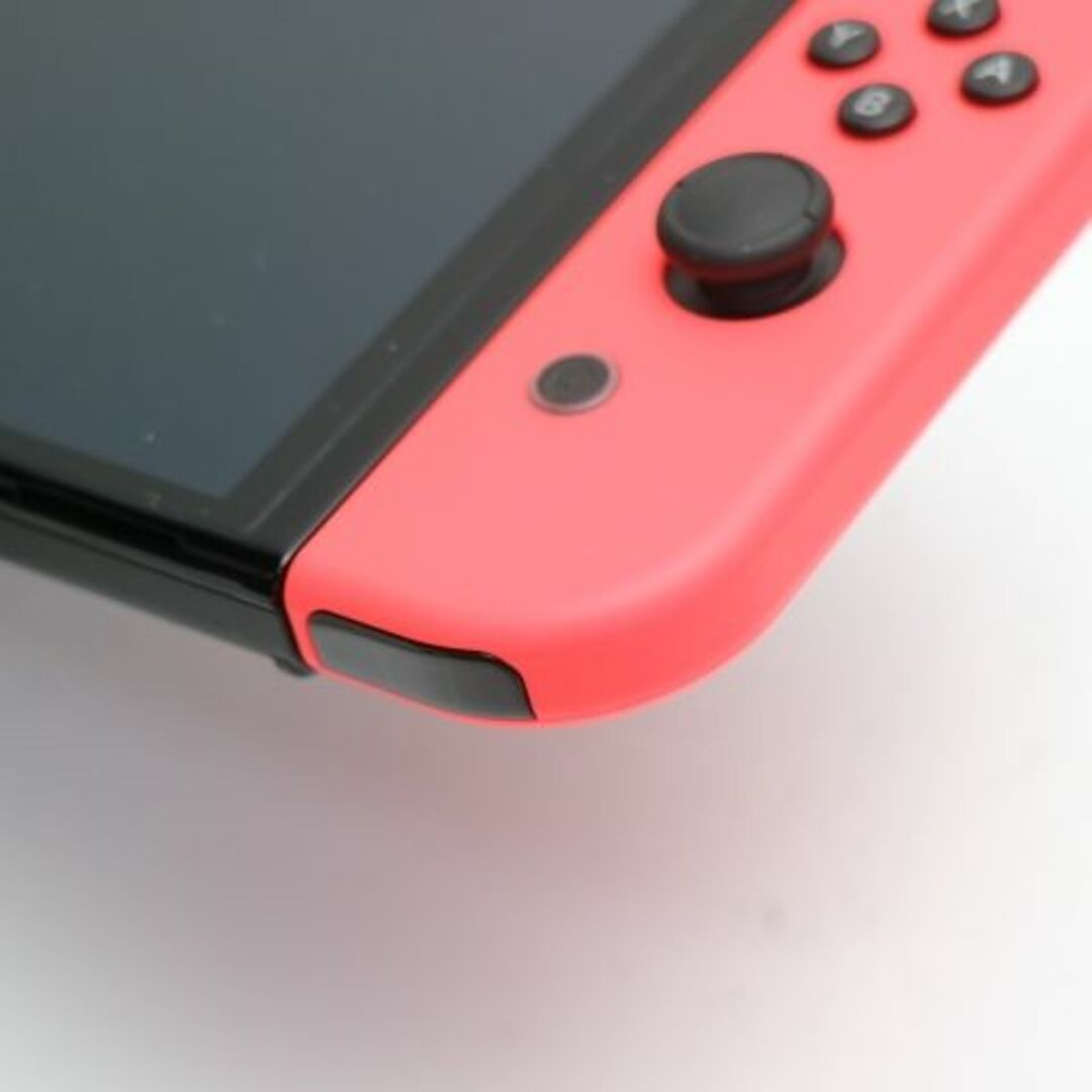 Nintendo Switch(ニンテンドースイッチ)の新品同様 Nintendo Switch 有機ELモデル   M100 エンタメ/ホビーのゲームソフト/ゲーム機本体(携帯用ゲーム機本体)の商品写真