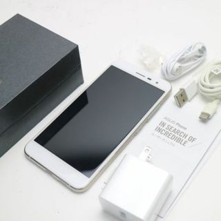 超美品 SIMフリー zenfone 3 ZE520KL ホワイト  M111