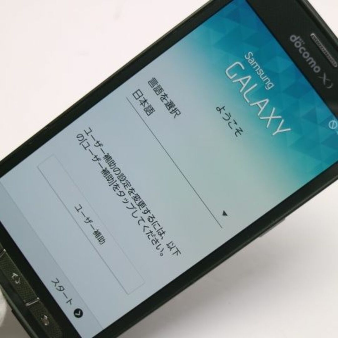 Galaxy(ギャラクシー)のSC-02G GALAXY S5 ACTIVE カモグリーン  M111 スマホ/家電/カメラのスマートフォン/携帯電話(スマートフォン本体)の商品写真