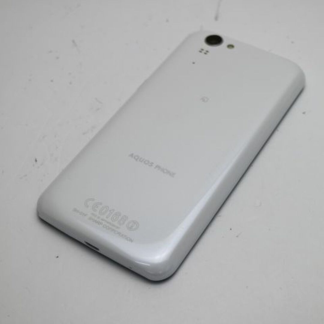 AQUOS(アクオス)のSH-01F AQUOS PHONE ZETA ホワイト  M111 スマホ/家電/カメラのスマートフォン/携帯電話(スマートフォン本体)の商品写真