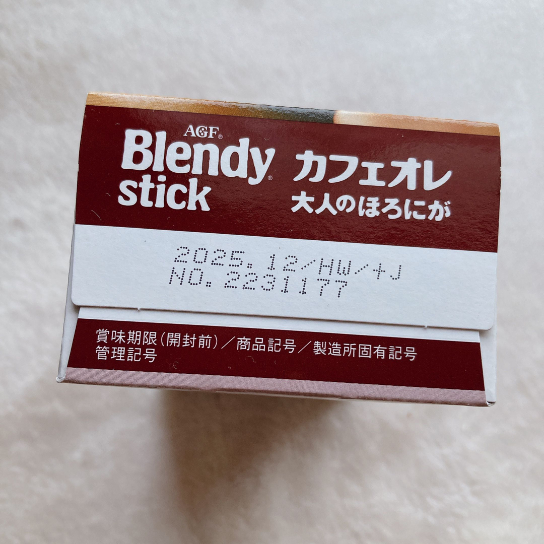 AGF(エイージーエフ)のブレンディ スティック カフェオレ 大人のほろにが 8本 2025.12 食品/飲料/酒の飲料(コーヒー)の商品写真