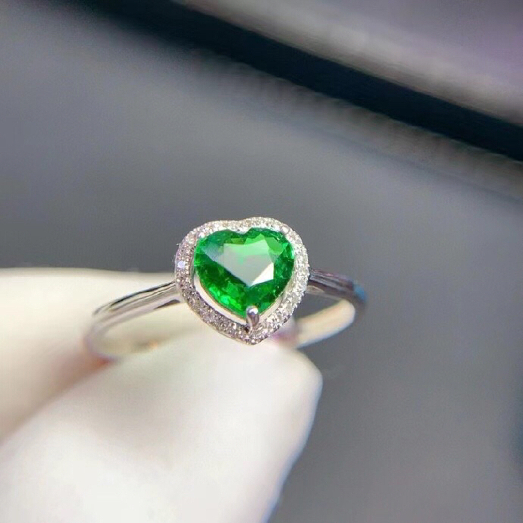 ⭐天然 ツァボライト  ダイヤ リング k18WG 0.8ct レディースのアクセサリー(リング(指輪))の商品写真