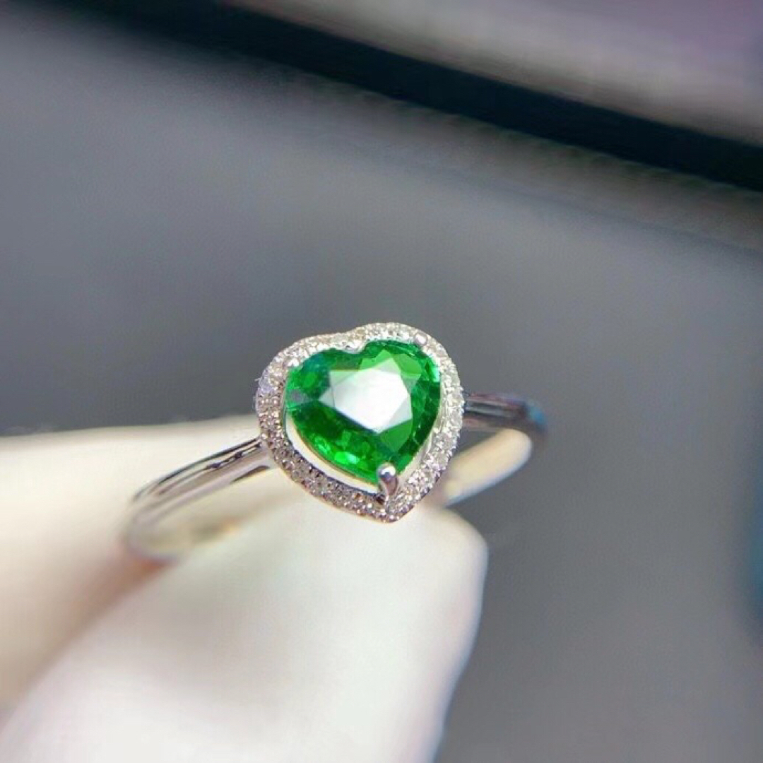 ⭐天然 ツァボライト  ダイヤ リング k18WG 0.8ct レディースのアクセサリー(リング(指輪))の商品写真