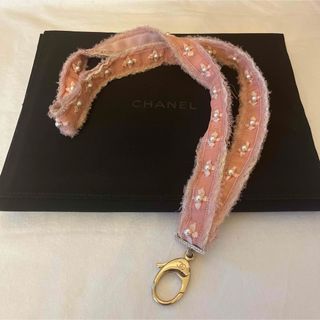 シャネル(CHANEL)のCHANEL シャネル　フェイクパール　チュール&ストーン　ストラップ(ネックレス)