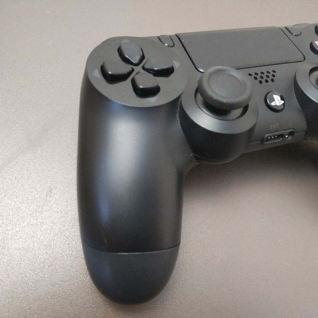 PlayStation4(プレイステーション4)の安心の整備済み！◆PS4コントローラー DUALSHOCK4◆中古◆01 エンタメ/ホビーのゲームソフト/ゲーム機本体(その他)の商品写真